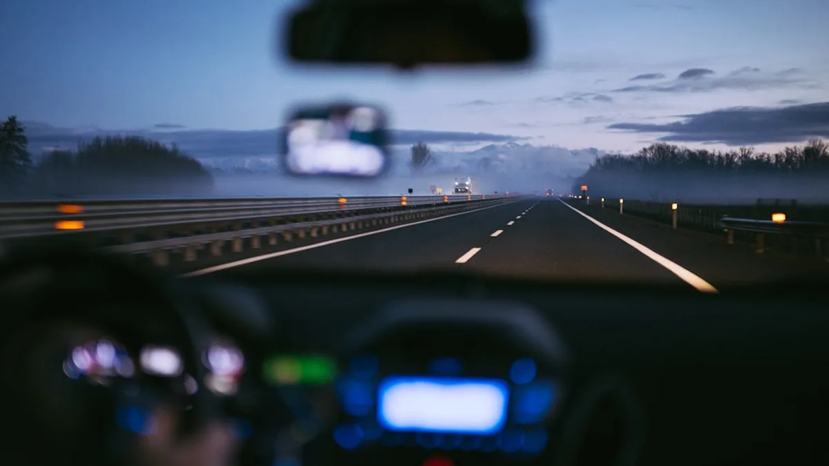 Voyants du tableau de bord d'une voiture : lesquels alertent